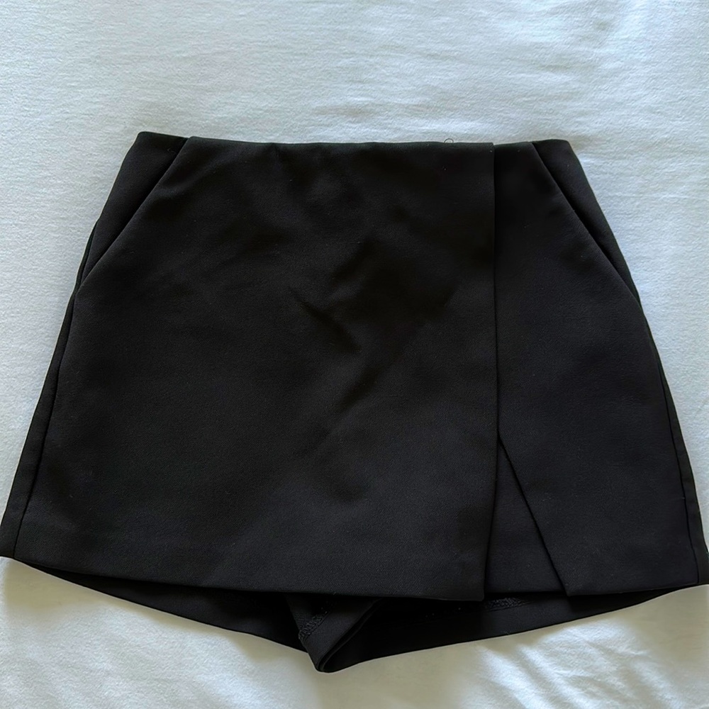 Forever21 Women’s Slit Black Skort (Size: XS)